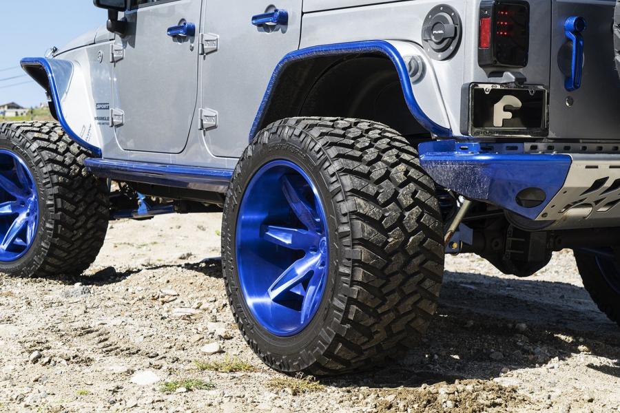  Jeep Wrangler on Forgiato Wheels (Esporre) 2016 года  (фото 4 из 6)